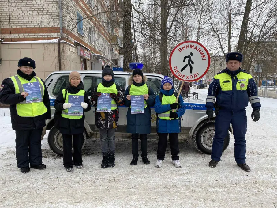 14 декабря 2023 года с пешеходами и водителями транспортных средств проведены профилактические беседы о необходимости соблюдения Правил дорожного движения при переходе и проезде нерегулируемых пешеходных переходов
