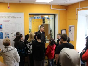 Балахнинские полицейские и общественники организовали и провели для воспитанников подшефного Детского Дома  акцию «Один день с полицией».