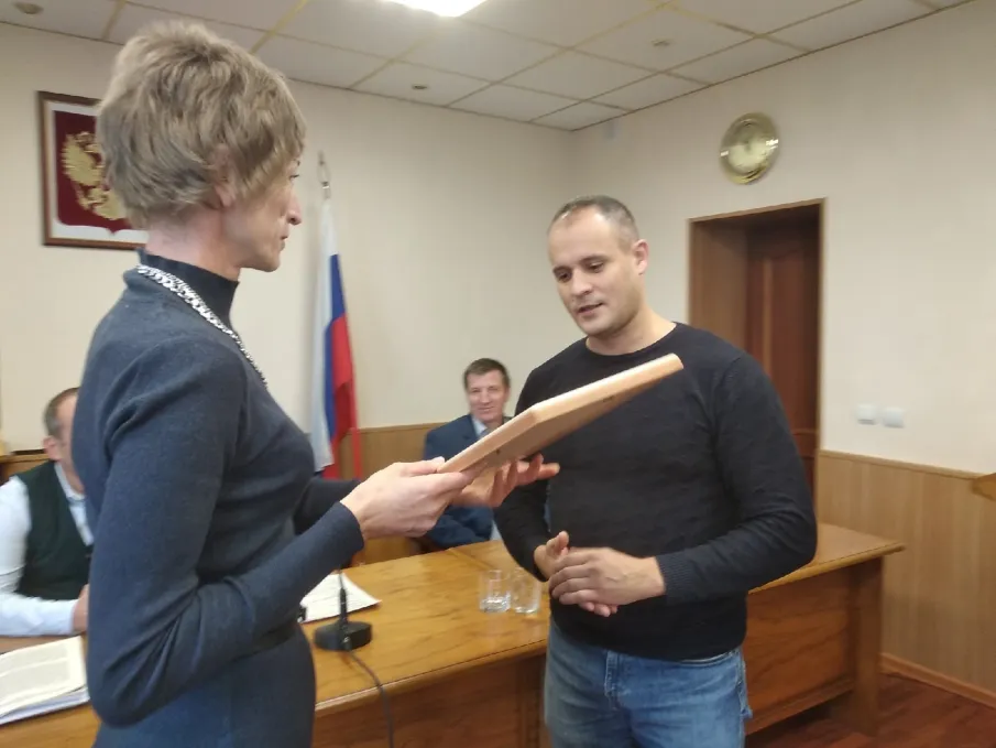 Балахнинцу Виктору Подопригора вручили благодарственное письмо за помощь защитникам Донбасса