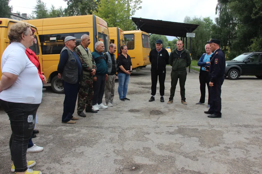 Дорожные полицейские Балахны провели проверку школьных автобусов